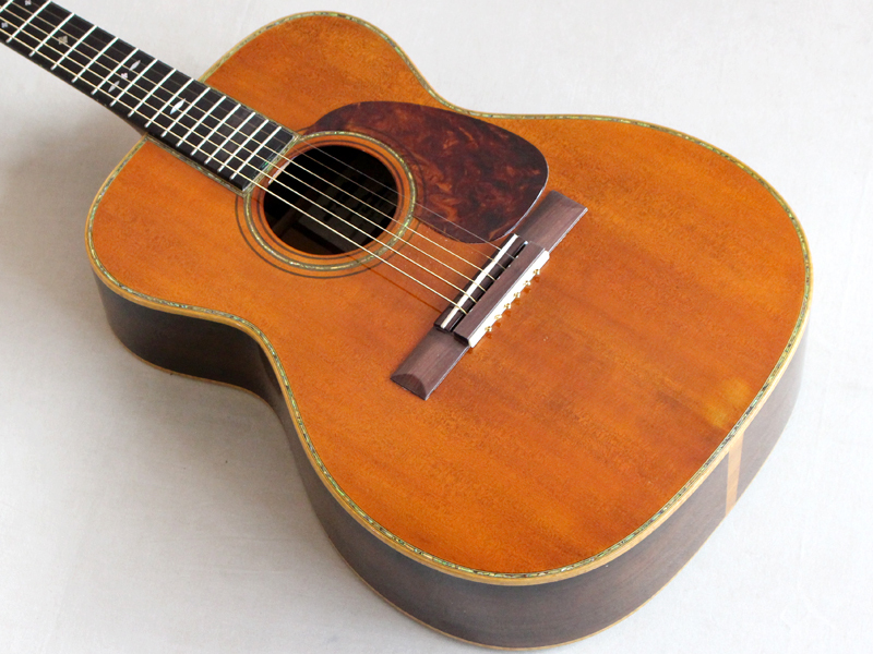 クレセントムーンギター フィンガリング巨匠らのおすみつきギター トーンウッド工房製造 ハンドメイドギター - 楽器、器材