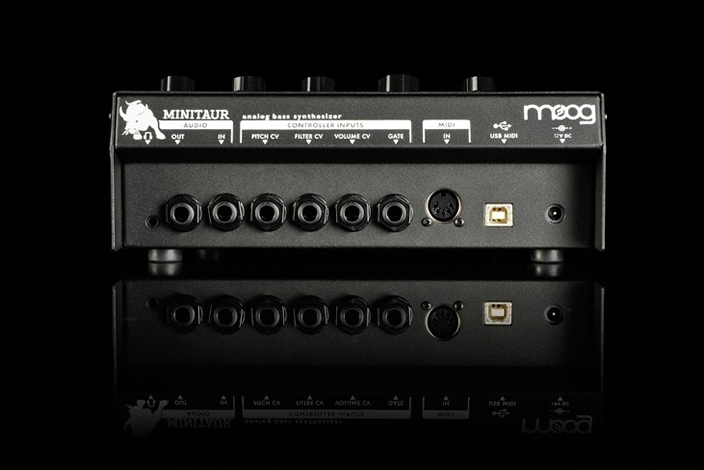 moog MINITAUR 即納可能!【1台限定新品特価】【ローン分割手数料0%(12回迄)】 | ワタナベ楽器店 京都デジタル＆ドラム館