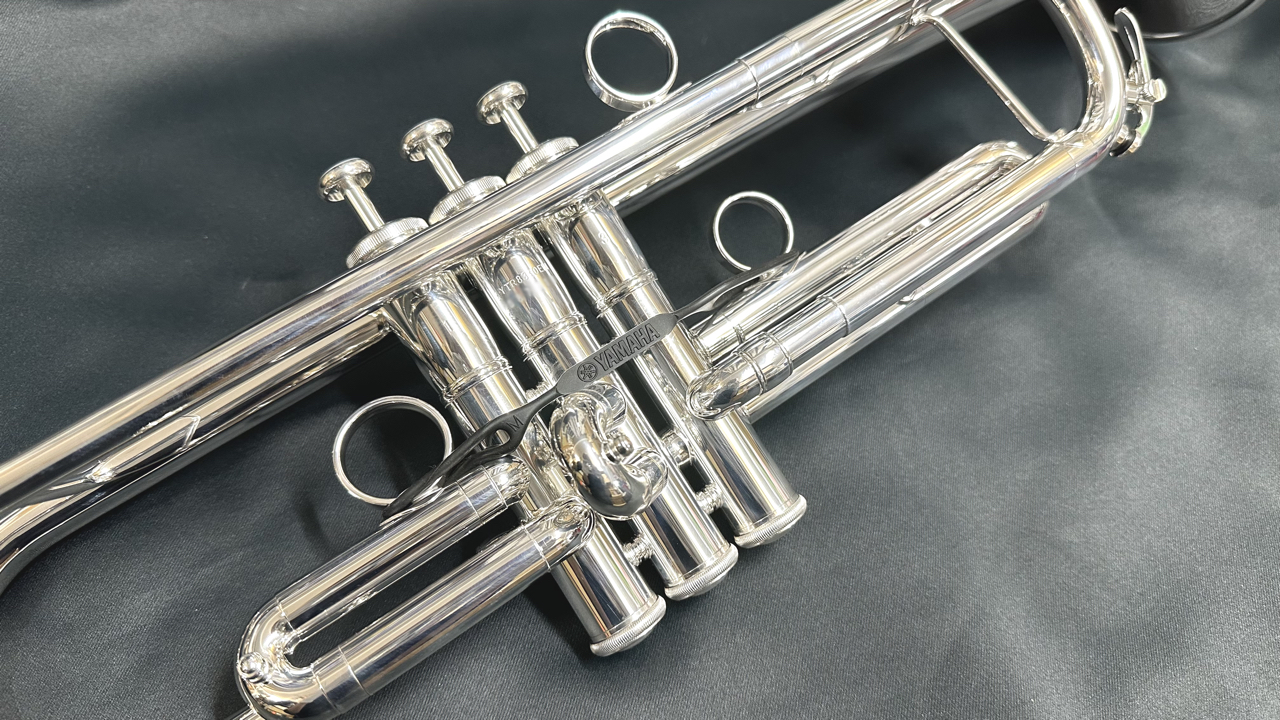 YAMAHA ヤマハ YTR-8330EMS エリック ミヤシロ トランペット 銀メッキ イエローブラス カスタム B♭ Trumpets  custom Eric Miyashiro セット C 北海道 沖縄 離島不可 送料無料! | ワタナベ楽器店 ONLINE SHOP