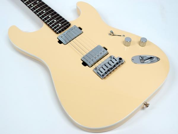 Fender フェンダー SCANDAL Mami Stratocaster Omochi / Vintage White | ワタナベ楽器店 大阪店